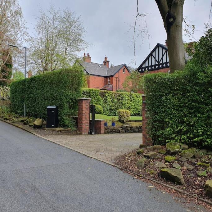 Churstonbnb, Private Flat Within Family Home, Bolton Lostock Esterno foto